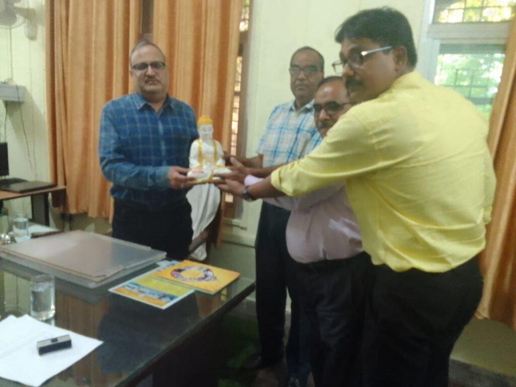 कौशांबी 24 मार्च*अपर निदेशक ने किया कोषागार का निरीक्षण*