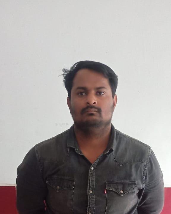 चित्रकूट26 मार्च* जिला कारागार की अनियमितताओं की जांच में पुलिस को मिले अहम सुराग एवं हुई गिरफ्तारी। चित्रकूट26 मार्च* जिला कारागार की अनियमितताओं की जांच में पुलिस को मिले अहम सुराग एवं हुई गिरफ्तारी।