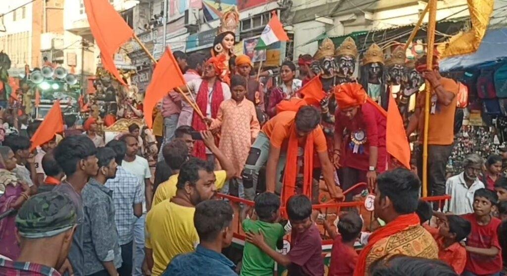 भागलपुर30मार्च*रामनवमी के अवसर पर भगवा क्रांति द्वारा 29 मार्च को निकली शोभायात्रा, कई राज्यों के कलाकार दिए प्रस्तुति। भागलपुर30मार्च*रामनवमी के अवसर पर भगवा क्रांति द्वारा 29 मार्च को निकली शोभायात्रा, कई राज्यों के कलाकार दिए प्रस्तुति।