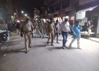 चित्रकूट 06 मार्च* पुलिस ने पैदल गस्त कर आमजनमानस से वार्ता कर सुरक्षा का एहसास कराया।
