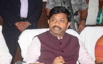 कानपुर17 मार्च* जुआ और अवैध शराब के कारोबार को नेस्तनाबूद करने के लिये चलाया जाये विशेष अभियान- नन्दी।