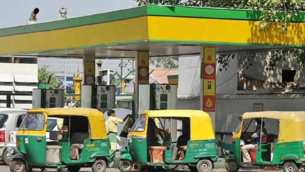 नई दिल्ली 24 मार्च *बिगड़ेगा आम आदमी का बजट, फिर महंगी हो सकती है CNG
