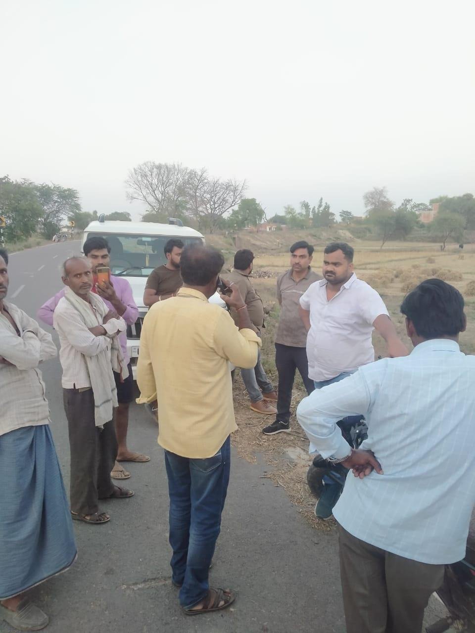 कौशांबी 6 अप्रैल*एयरपोर्ट से कौशांबी तक फोरलेन सड़क निर्माण में मुआवजा देने के बाद हो सड़क का निर्माण*