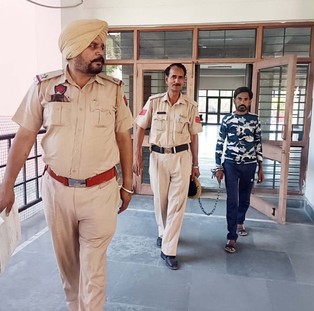 पंजाब10अप्रैल*शराब मामले में भगौड़ा आरोपी गुरविंद्र सिंह काबू, जेल भेजा पंजाब10अप्रैल*शराब मामले में भगौड़ा आरोपी गुरविंद्र सिंह काबू, जेल भेजा