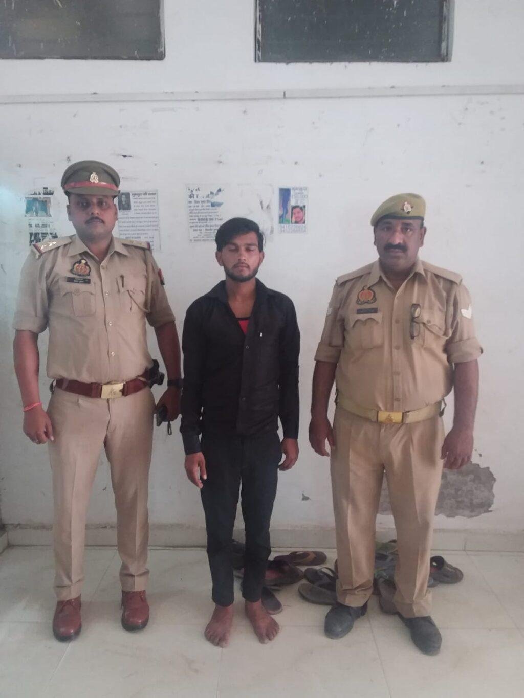 मथुरा12अप्रैल*थाना वृन्दावन पुलिस द्वारा एक वारंटी अभियुक्त को किया गिरफ्तार, भेजा जेल।*