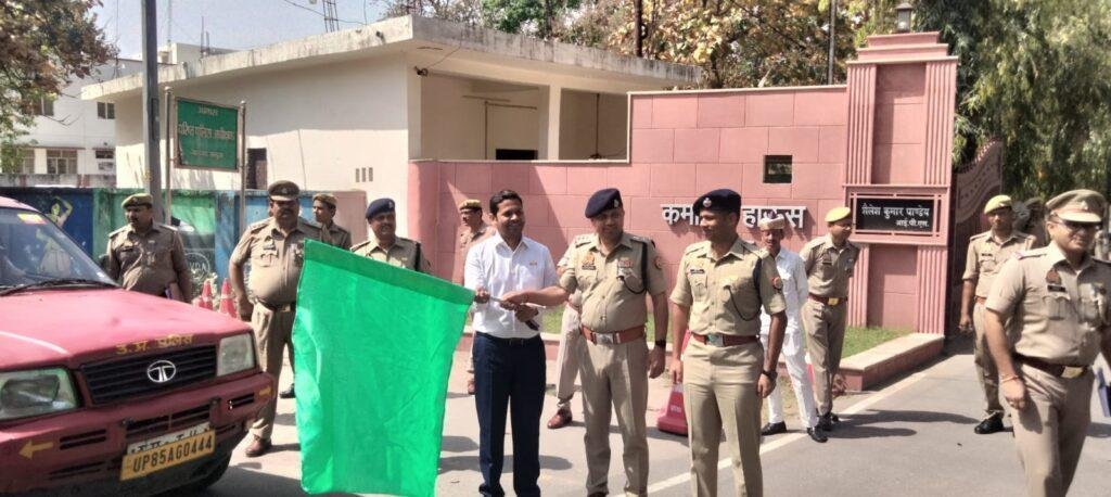 मथुरा14अप्रैल*शहीदों को श्रृद्धांजलि देकर जागरूकता वाहनों को हरी झण्डी दिखाकर "अग्निशमन सेवा सप्ताह" का किया शुभारम्भ ।
