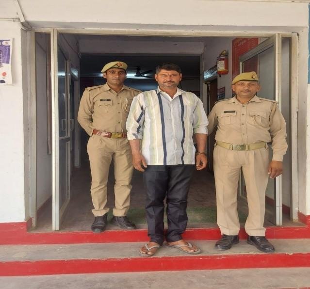 मथुरा 15 अप्रैल*थाना जमुनापार पुलिस द्वारा 01 वारण्टी को गिरफ्तार कर जेल भेजा गया ।*