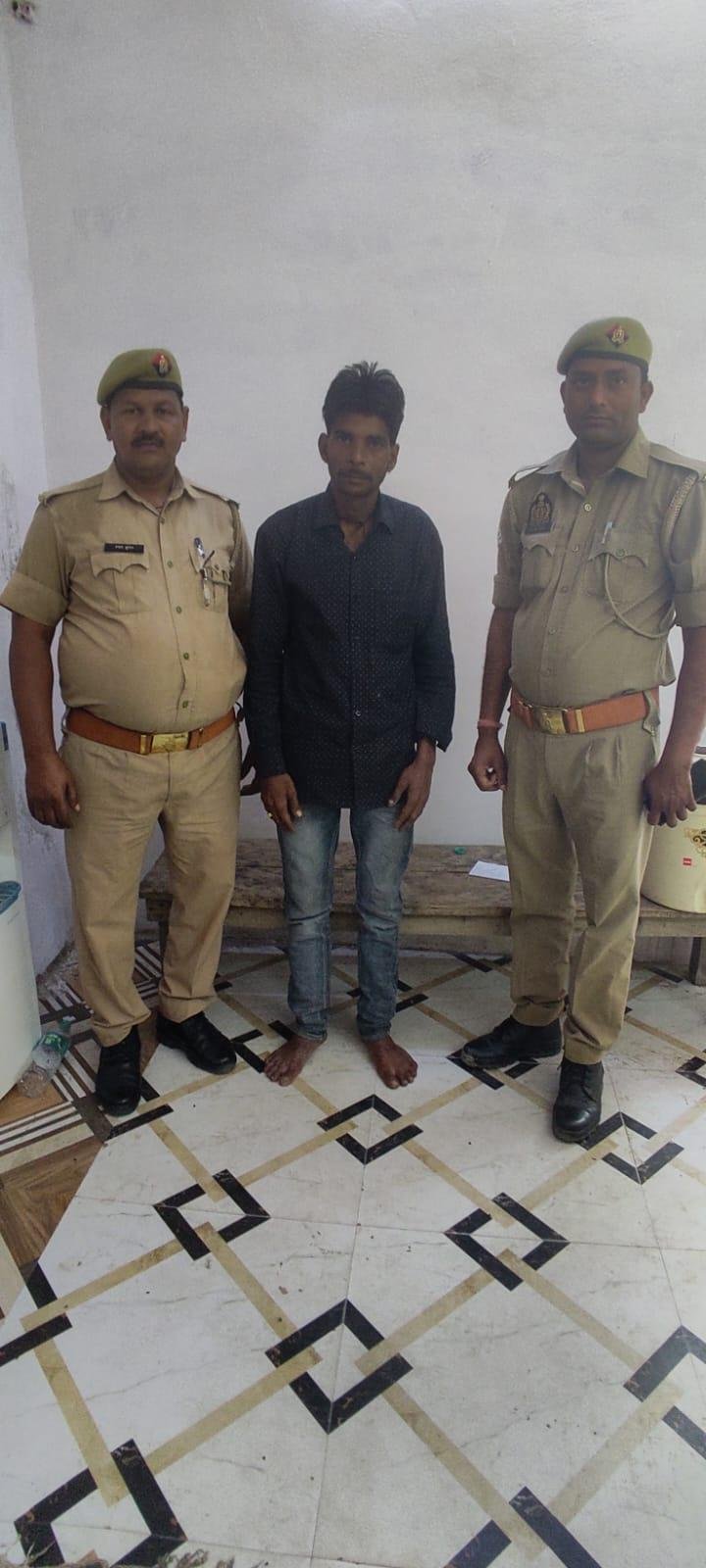 मथुरा19अप्रैल*थाना महावन पुलिस द्वारा एक अभियुक्त को अवैध शराब गैर प्रान्त के साथ गिरफ्तार किया गया,