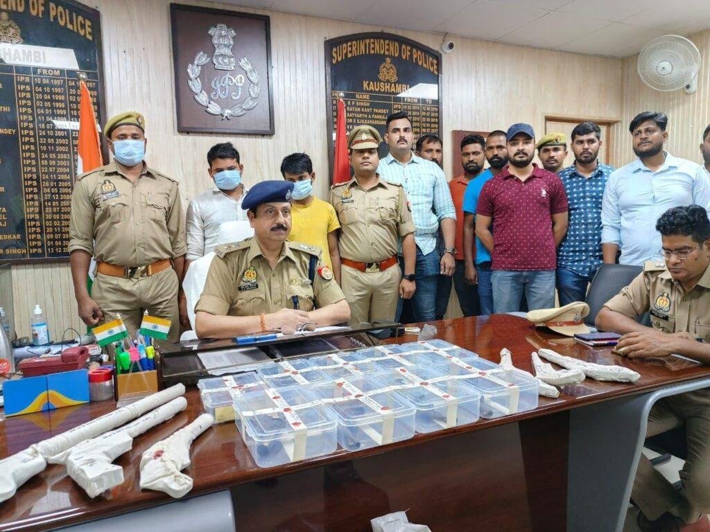 कौशांबी 20 अप्रैल*अवैध असलहों के साथ एसओजी ने पकड़ी अवैध शस्त्र फैक्ट्री-