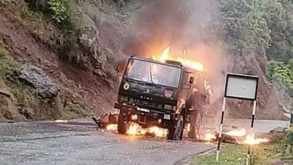 जम्मू-कश्मीर20अप्रैल* पुंछ में सेना की गाड़ी पर हुए आतंकी हमले में हमारे 5 जवान शहीद*