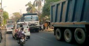 कानपुर21अप्रैल*पनकी एम.आई.जी रोड पर भारी वाहनों का स्कूल समय में प्रतिबंध लगाने की मांग*