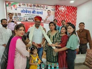 बीकानेर22अप्रैल*बीकानेर पहुँचने पर लोकेश शर्मा जी का महिला टीम ने किया भव्य स्वागत।