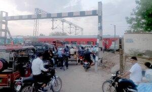 पंजाब22अप्रैल*लगभग सवा घंटा बंद रहा फाटक, लोग हुए परेशान।