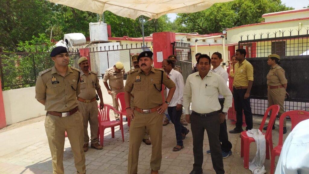 चित्रकूट24अप्रैल*अपर पुलिस अधीक्षक द्वारा नामांकन स्थल का स्थलीय निरीक्षण किया गया* चित्रकूट24अप्रैल*अपर पुलिस अधीक्षक द्वारा नामांकन स्थल का स्थलीय निरीक्षण किया गया*