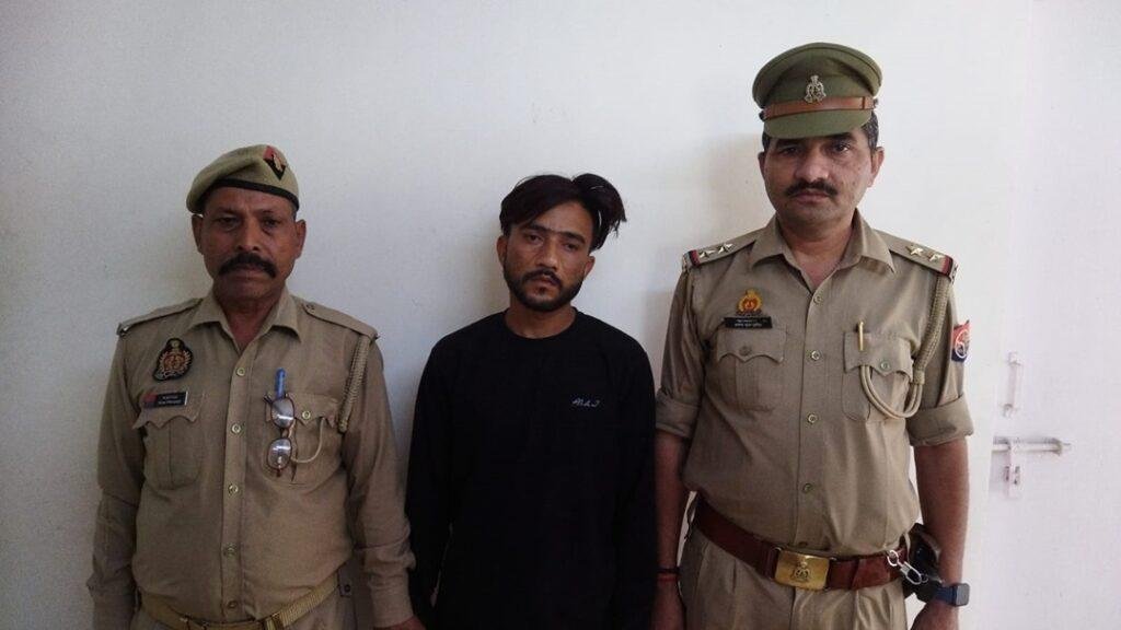 मथुरा25अप्रैल*थाना कोतवाली पुलिस द्वारा एक अभियुक्त को मय चोरी के मोबाइल फोन के साथ किया गिरफ्तार ।* मथुरा25अप्रैल*थाना कोतवाली पुलिस द्वारा एक अभियुक्त को मय चोरी के मोबाइल फोन के साथ किया गिरफ्तार ।*