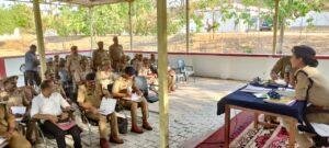 चित्रकूट26अप्रैल*पुलिस अधीक्षक द्वारा चुनाव डियूटी हेतु आने वाले केन्द्रीय सुरक्षा बलों के ठहरने वाले स्कूलों में व्यवस्थाओं का जायजा लिया*