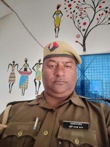 औरैया27अप्रैल*हृदय गति रुकने से आरक्षी के निधन पर दी गई शोक सलामी*