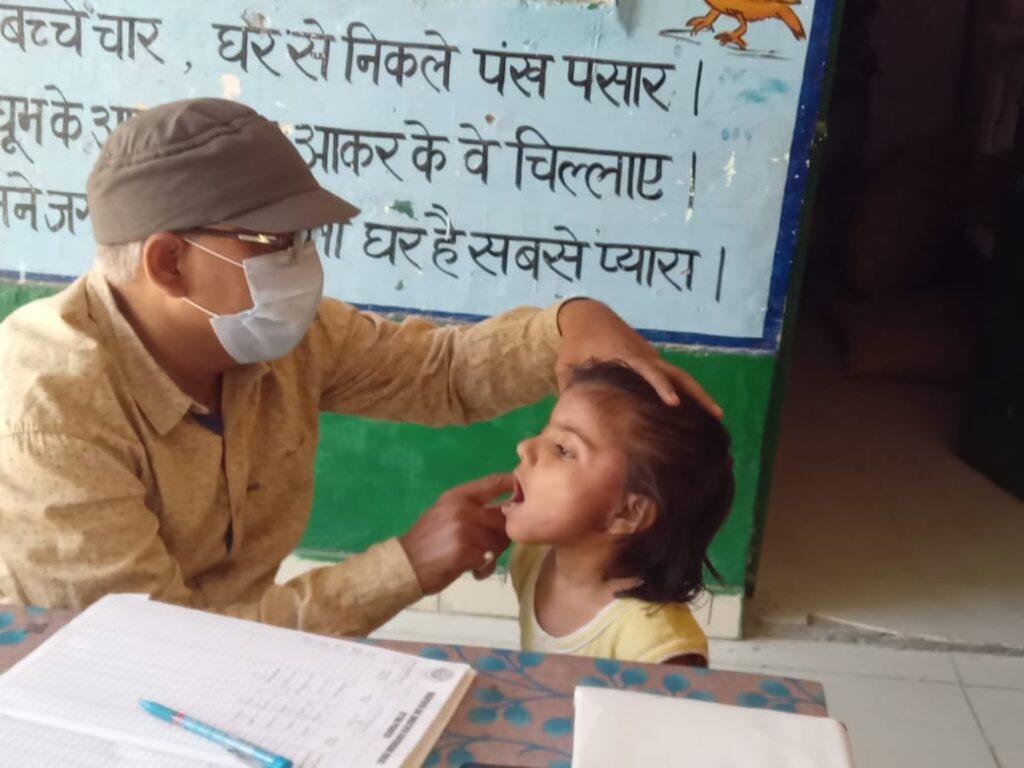 कानपुर27अप्रैल*विद्यालय में बच्चो का मेडिकल टीम ने स्वास्थ्य परीक्षण किया कानपुर27अप्रैल*विद्यालय में बच्चो का मेडिकल टीम ने स्वास्थ्य परीक्षण किया