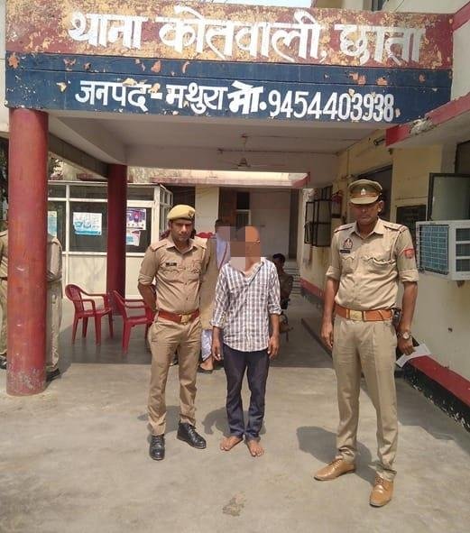 मथुरा*थाना छाता मथुरा पुलिस द्वारा एक गौतस्कर को 22 गौवंश को मय 01 अशोक लीलेन्ड कैंटर के साथ किया गिरफ्तार–*