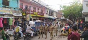 कानपुर28अप्रैल*भीड़भाड़ वाले स्थान/बाजार आदि स्थानों पर गस्त कर पुलिस ने आम जनमानस को सुरक्षा की भावना का एहसास कराया गया।*