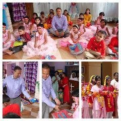 झाँसी04अप्रैल*सेंट ज्यूड फाउण्डलिंग होम (अनाथालय) खातीबाबा के वार्षिकोत्सव में पहुंच कर दीप प्रज्जवलित कर कार्यक्रम का शुभारम्भ किया।