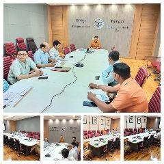 कानपुर नगर 15 अप्रैल*मण्डलायुक्त, कानपुर डा0 राज शेखर की अध्यक्षता मंे कानपुर सिटी ट्रान्सपोर्ट के कार्यकलापों की समीक्षा की गयी