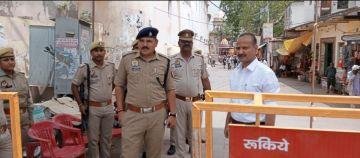 चित्रकूट 20 अप्रैल* अपर पुलिस अधीक्षक ने सुरक्षा व्यवस्था का जायजा लिया । 