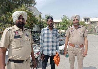 अबोहर 20 अप्रैल* मैनेजर के साथ लूटपाट हुई थी। इस मामले में पुलिस  पहले तीन लोगों को गिरफ्तार कर चुकी है।