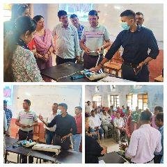 कानपुर25अप्रैल*डीएम ने पॉलिटेक्निक में चल रहे पीठासीन अधिकारी एवं प्रथम मतदान अधिकारियों के प्रशिक्षण कार्य्रकम का निरीक्षण किया