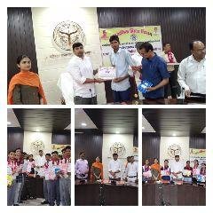 चित्रकूट 28 अप्रैल* मेधावी छात्र छात्राओं का सम्मान समारोह कलेक्ट्रेट सभागार में संपन्न।