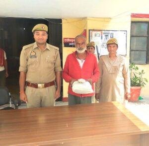 चित्रकूट 20 अप्रैल* थाना मऊ पुलिस ने 01 अभियुक्त को 01 किलो 250 ग्राम गांजा के साथ गिरफ्तार किया