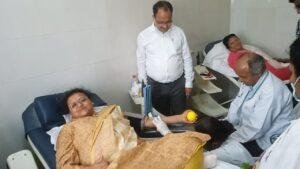 कानपुर देहात09मई23*विश्व रेड क्रॉस दिवस पर जिलाधिकारी @nehajainias द्वारा रक्तदान शिविर का शुभारंभ कर स्वयं रक्तदान किया गया। कानपुर देहात09मई23*विश्व रेड क्रॉस दिवस पर जिलाधिकारी @nehajainias द्वारा रक्तदान शिविर का शुभारंभ कर स्वयं रक्तदान किया गया।