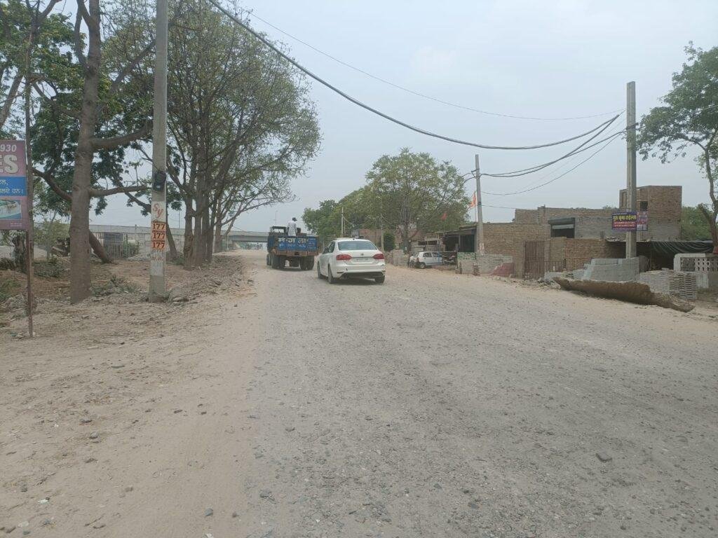 पंजाब01मई23*पुल के एक तरफ सडक़ बना दी दूसरी ओर भी बनाने की पंजाब01मई23*पुल के एक तरफ सडक़ बना दी दूसरी ओर भी बनाने की