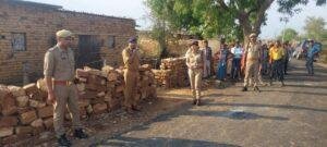 चित्रकूट 2 मई *एसपी द्वारा थाना बरगढ़ अन्तर्गत हुए कत्ल का निरीक्षण किया गया। चित्रकूट 2 मई *एसपी द्वारा थाना बरगढ़ अन्तर्गत हुए कत्ल का निरीक्षण किया गया।