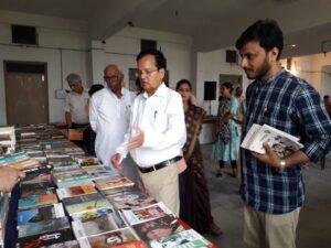 भागलपुर03मई23*● पुस्तकों का कोई विकल्प नहीं : कुलपति।