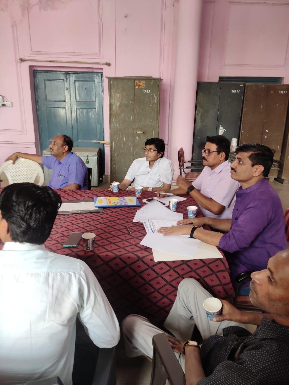 भागलपुर03मई23*ग्रीष्मावकाश के साथ छेड़छाड़ का टीएनबी शिक्षकों द्वारा विरोध