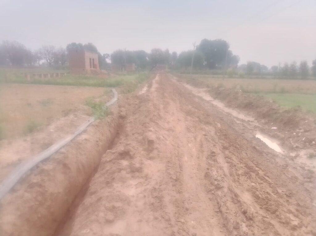 कौशांबी 4 मई 2023*मौत की सड़क छोड़कर भाग गए पीडब्ल्यूडी के ठेकेदार* कौशांबी 4 मई 2023*मौत की सड़क छोड़कर भाग गए पीडब्ल्यूडी के ठेकेदार*