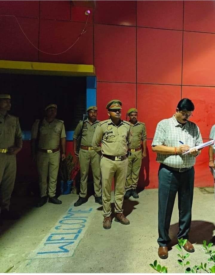 कौशाम्बी06मई2023*मत पेटिकाओं की सुरक्षा के दृष्टिगत स्ट्रांग रूम का निरीक्षण किया गया व संबंधित को आवश्यक दिशा-निर्देश दिये गये। कौशाम्बी06मई2023*मत पेटिकाओं की सुरक्षा के दृष्टिगत स्ट्रांग रूम का निरीक्षण किया गया व संबंधित को आवश्यक दिशा-निर्देश दिये गये।