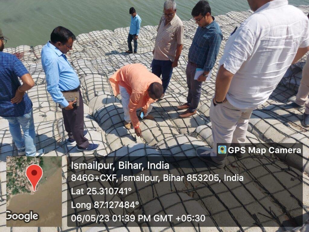 भागलपुर06मई2023* सांसद श्री अजय कुमार मंडल ने नवगछिया अनुमंडल अन्तर्गत चल रहे कुल पांच कटाव निरोधक कार्यों का स्थल निरीक्षण किया। भागलपुर06मई2023* सांसद श्री अजय कुमार मंडल ने नवगछिया अनुमंडल अन्तर्गत चल रहे कुल पांच कटाव निरोधक कार्यों का स्थल निरीक्षण किया।