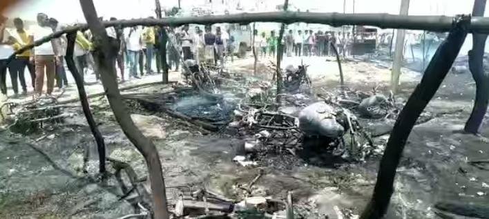 हरदोई10मई23*इंडस्ट्रियल एरिया में लगी भीषण आग,