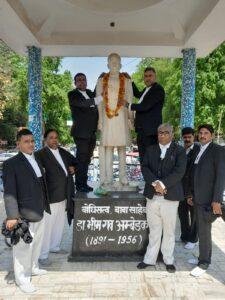 प्रयागराज10मई23*इलाहाबाद हाई कोर्ट के अधिवक्ताओं ने दिल्ली में जन्तर मंतर पर धरने पर बैठे भारतीय पहलवानों को दिया समर्थन।