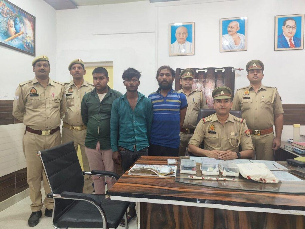 मथुरा12मई23*महिला के पर्स 07मोबाइल व मोटरसाइकिल सहित अभियुक्त गिरफ्तार। मथुरा12मई23*महिला के पर्स 07मोबाइल व मोटरसाइकिल सहित अभियुक्त गिरफ्तार।