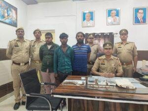 मथुरा12मई23*महिला के पर्स 07मोबाइल व मोटरसाइकिल सहित अभियुक्त गिरफ्तार।