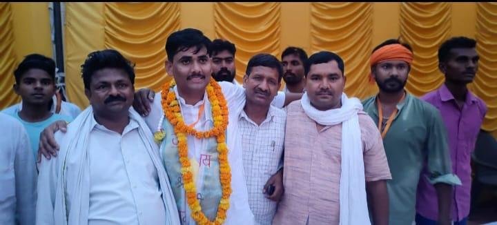 कौशांबी 14 मई 2003*मंझनपुर नगर पालिका परिषद अध्यक्ष पद के भाजपा प्रत्याशी वीरेंद्र कुमार फौजी ने 10726 मत पाकर हुए विजयी।