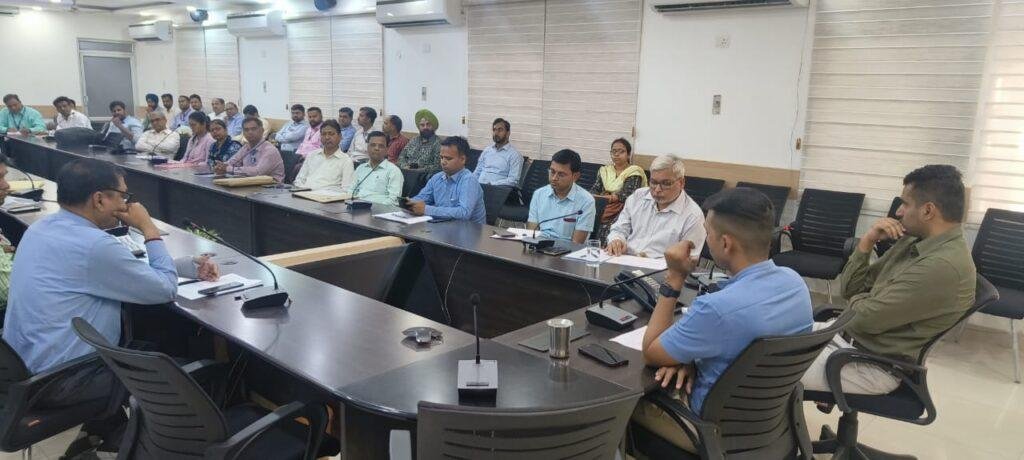 कानपुर 16 मई 2023*अग्निकांड से प्रभावित व्यापारियों को राहत पहुंचाने हेतु उनके इन्श्योरेंस क्लेम के त्वरित निस्तारण के संबंध में बैठक हुई।