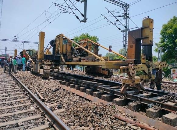 भागलपुर18/05/23*जमीरघाटा और तिलडांगा स्टेशनों पर फुट ओवर ब्रिज का निर्माण