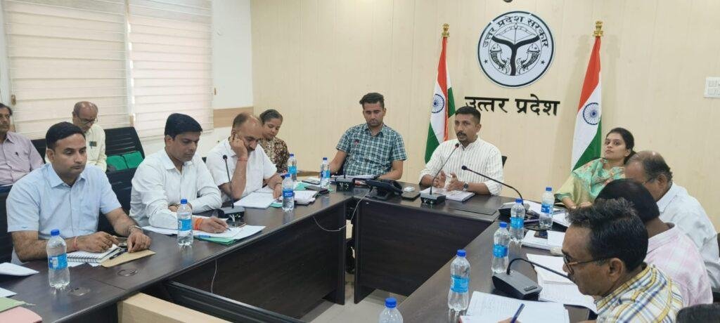 कानपुर नगर 18 मई 2023*कलेक्ट्रेट सभागार में जनपद के विकास कार्यों की प्रगति के संबंध में मासिक समीक्षा बैठक संपन्न हुई। कानपुर नगर 18 मई 2023*कलेक्ट्रेट सभागार में जनपद के विकास कार्यों की प्रगति के संबंध में मासिक समीक्षा बैठक संपन्न हुई।