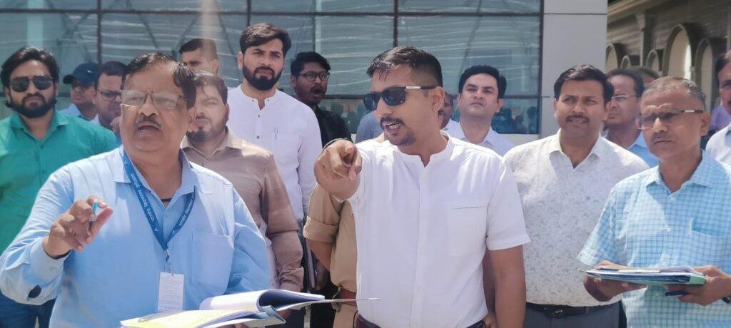 कानपुर 19 मई 2023*न्यू टर्मिनल बिल्डिंग के शुभारंभ कार्यक्रम के दृष्टिगत न्यू टर्मिनल बिल्डिंग का निरीक्षण किया गया कानपुर 19 मई 2023*न्यू टर्मिनल बिल्डिंग के शुभारंभ कार्यक्रम के दृष्टिगत न्यू टर्मिनल बिल्डिंग का निरीक्षण किया गया