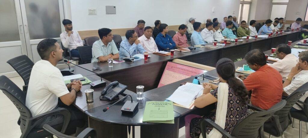 कानपुर नगर 19 मई 2023*कलेक्ट्रेट सभागार में जनपद में चल रहे निर्माण कार्यों की प्रगति के संबंध में मासिक समीक्षा बैठक संपन्न हुई। कानपुर नगर 19 मई 2023*कलेक्ट्रेट सभागार में जनपद में चल रहे निर्माण कार्यों की प्रगति के संबंध में मासिक समीक्षा बैठक संपन्न हुई।