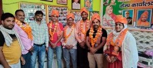 अलीगढ़19मई2023*मुस्लिम समाज ने भारतीय जनता पार्टी के विजई पार्षदों का उनके साथ स्वागत सम्मान किया। अलीगढ़19मई2023*मुस्लिम समाज ने भारतीय जनता पार्टी के विजई पार्षदों का उनके साथ स्वागत सम्मान किया।